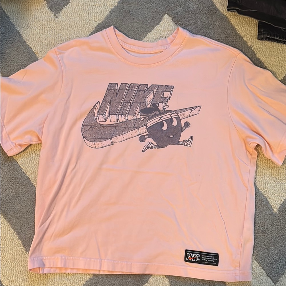 Nike Pink Graphic T-Shirt Boxy Fit